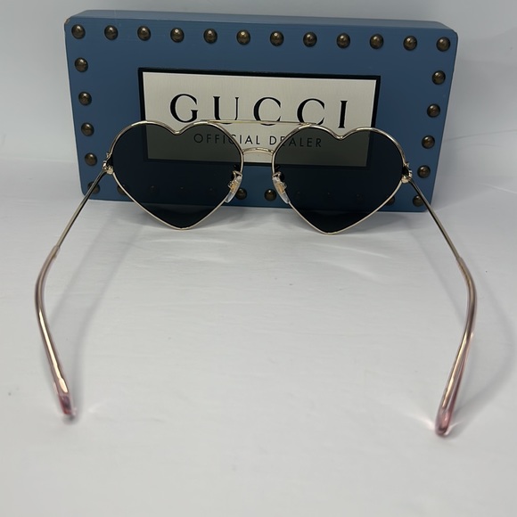 Ship same day - 💯 - New Authentic GUCCI Gold Heart Sunglasses - Picture 8 of 17